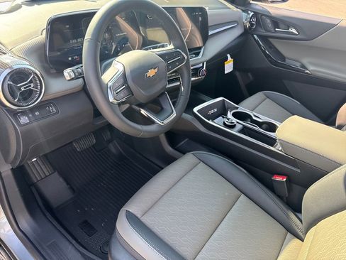 New 2026 Chevrolet Equinox LT w/ Convenience Package II image 9