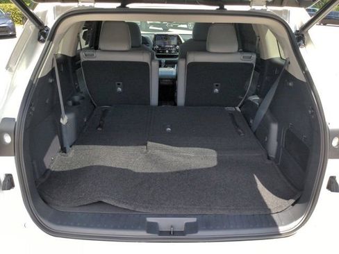 Used 2021 Toyota Highlander Limited image 13