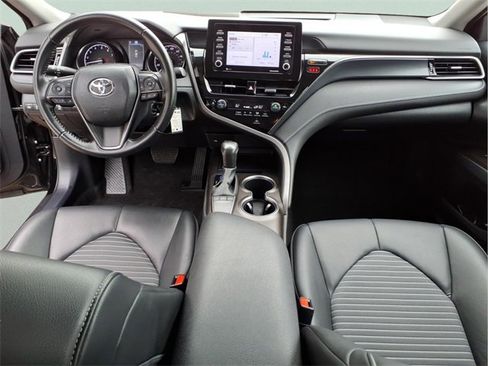 Used 2023 Toyota Camry SE image 23