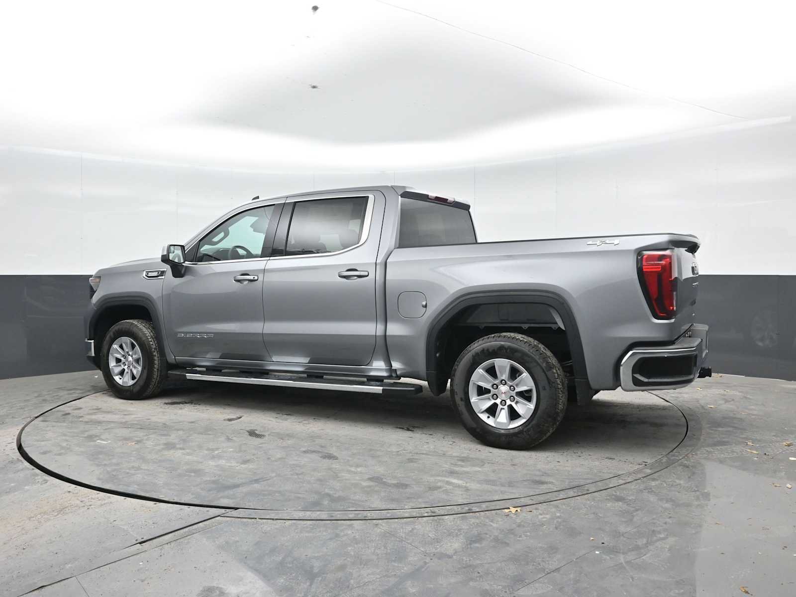 New 2026 GMC Sierra 1500 SLE AWD/4WD image 2