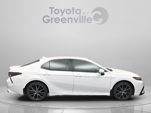 Certified 2024 Toyota Camry SE FWD image 16