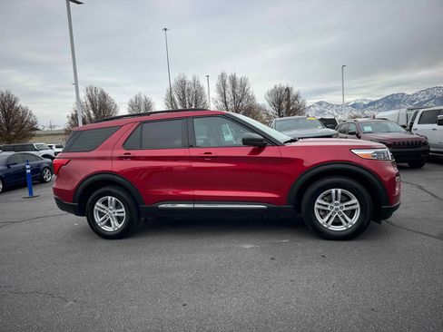 Certified 2021 Ford Explorer XLT w/ Equipment Group 202A image 9