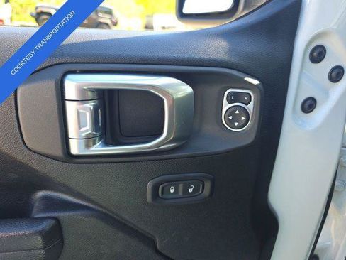 Certified 2022 Jeep Wrangler Sport AWD/4WD image 11