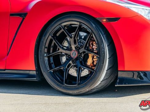 Used 2020 Nissan GT-R Premium w/ Premium Interior Package image 70