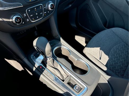 Certified 2022 Chevrolet Equinox LT AWD/4WD image 17