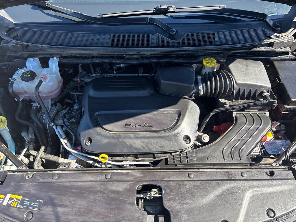 Used 2024 Chrysler Pacifica Touring-L FWD image 13