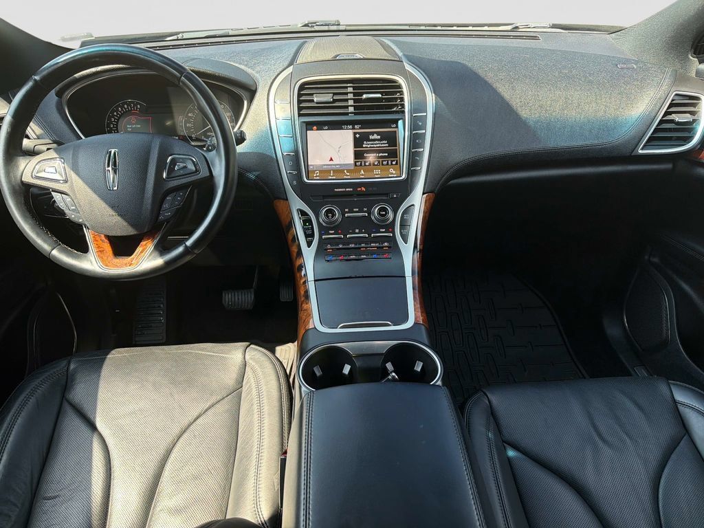 Used 2017 Lincoln MKX Reserve AWD/4WD image 16