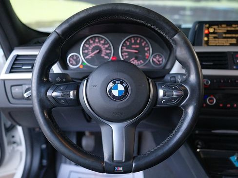 Used 2015 BMW 320i Sedan RWD image 16