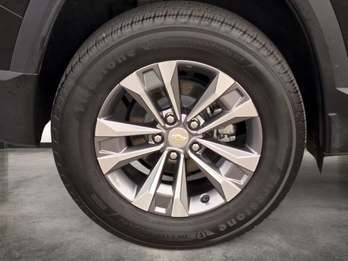 Used 2025 Chevrolet Equinox LT w/ Convenience Package II FWD image 7