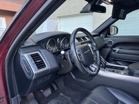 Used 2016 Land Rover Range Rover Sport SE image 13