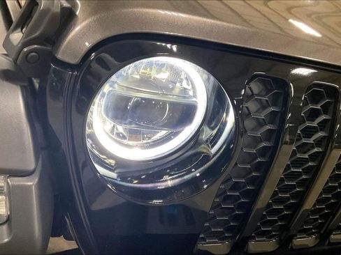 Used 2023 Jeep Wrangler Unlimited image 26