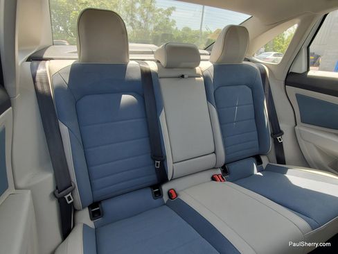 Used 2025 Volkswagen Jetta SE w/ Sunroof Package FWD image 12