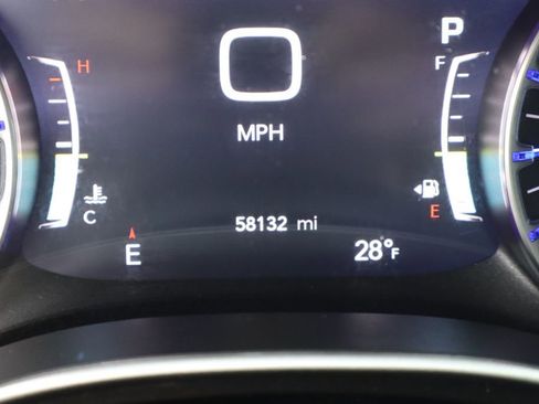 Used 2021 Chrysler Pacifica Touring-L w/ Uconnect Theater Family Group image 15