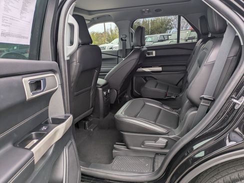 Certified 2022 Ford Explorer XLT w/ Equipment Group 202A image 30