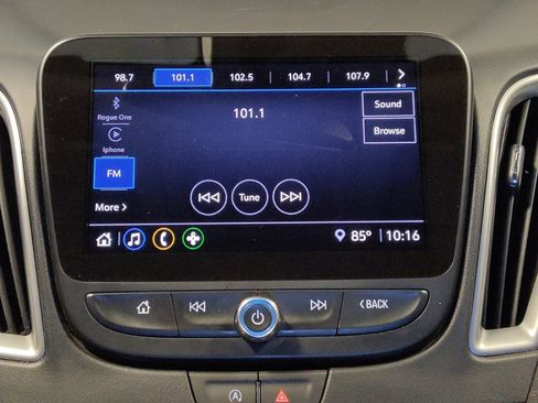Used 2025 Chevrolet Malibu LS FWD image 25