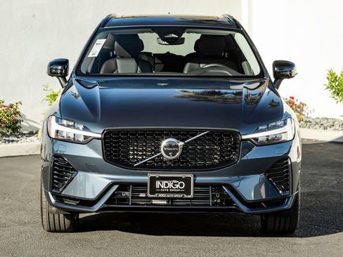 Used 2024 Volvo XC60 T8 Plus w/ Climate Package image 3