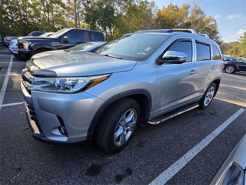 Used 2018 Toyota Highlander Limited image 14