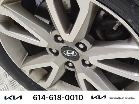 Used 2015 Hyundai Santa Fe Sport 2.0T AWD/4WD image 12