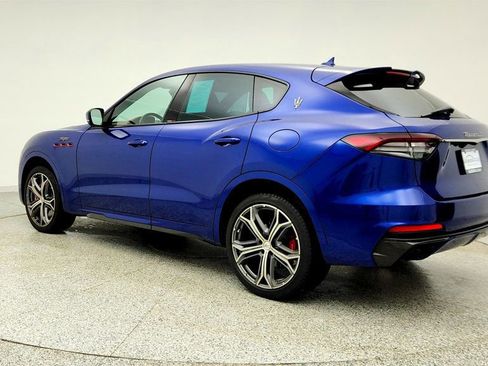 Used 2022 Maserati Levante Trofeo image 7