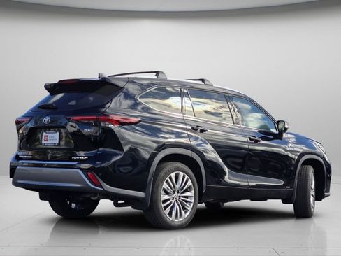 Used 2026 Toyota Highlander Platinum AWD/4WD image 24