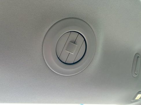 Used 2024 Chrysler Pacifica Limited image 22