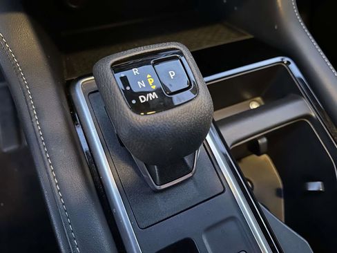 Used 2024 Nissan Pathfinder SV image 33