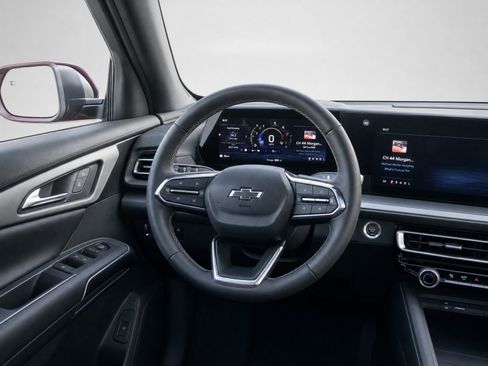 Used 2025 Chevrolet Traverse LT w/ Midnight/Sport Edition FWD image 19