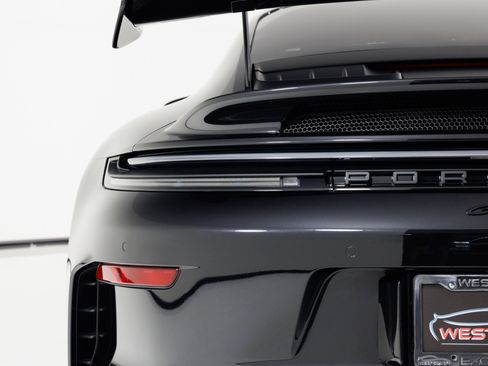Used 2025 Porsche 911 GT3 RWD image 73