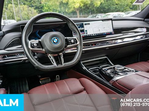 Used 2025 BMW i7 eDrive50 w/ M Sport Package image 28