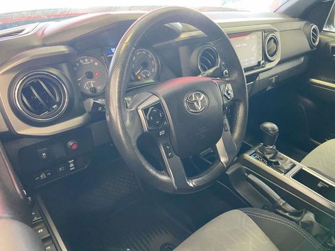 Used 2021 Toyota Tacoma TRD Off-Road w/ Technology Package image 15