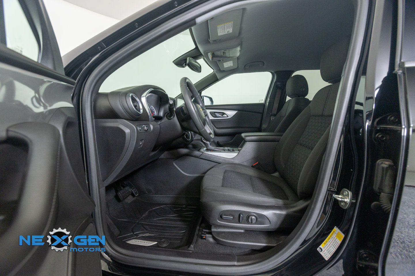 Used 2021 Chevrolet Blazer LT FWD image 14