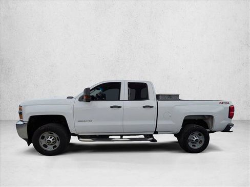 Used 2019 Chevrolet Silverado 2500 W/T image 2