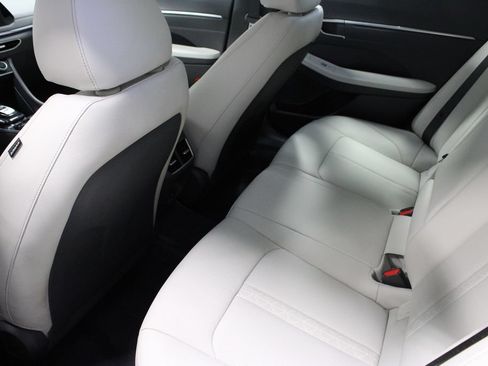 Used 2023 Hyundai Sonata Limited FWD image 21
