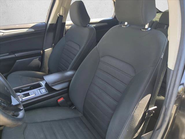 Used 2020 Ford Fusion SE FWD image 17