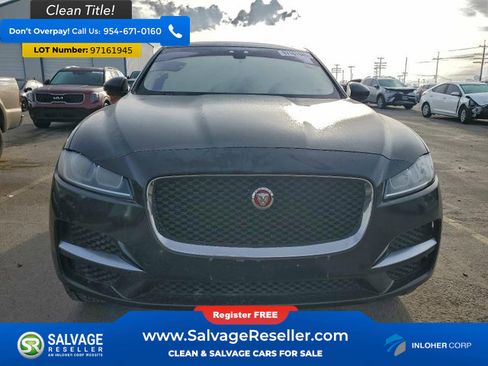 Used 2017 Jaguar F-PACE image 7