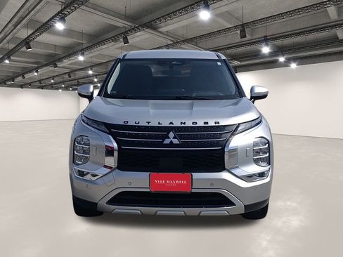 Used 2022 Mitsubishi Outlander SE image 18