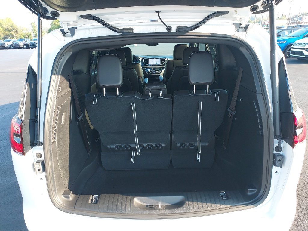 New 2026 Chrysler Pacifica Select FWD image 9