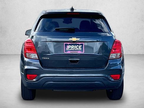 Used 2020 Chevrolet Trax LS FWD image 4