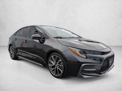 Used 2020 Toyota Corolla XSE image 3