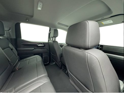 Used 2025 GMC Sierra 1500 SLT AWD/4WD image 28