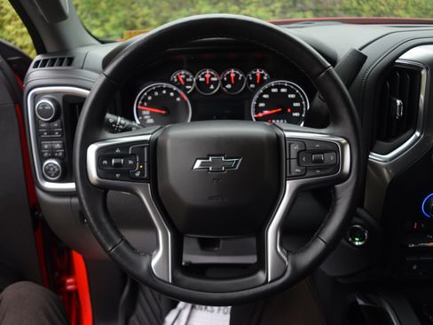 Used 2020 Chevrolet Silverado 1500 LT Trail Boss image 4