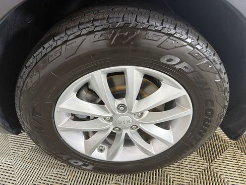 Used 2018 Kia Sorento FWD image 11