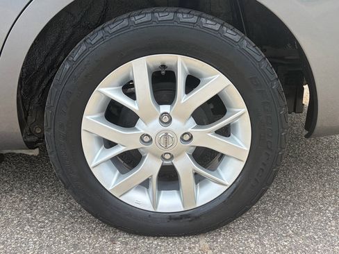 Used 2018 Nissan Versa SV w/ SV Special Edition Package FWD image 15