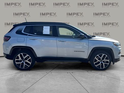 Used 2025 Jeep Compass Limited w/ Elite Group AWD/4WD image 6