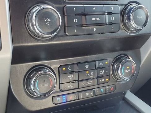 Used 2020 Ford F150 Lariat image 21