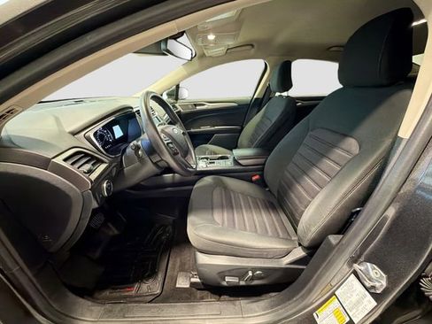 Used 2020 Ford Fusion SE image 18
