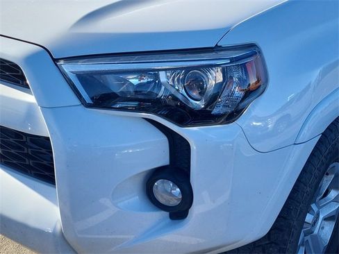 Used 2019 Toyota 4Runner SR5 Premium image 4