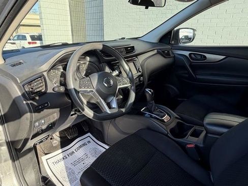 Used 2020 Nissan Rogue Sport S image 14