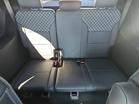 New 2026 GMC Acadia Denali w/ Super Cruise Package image 16