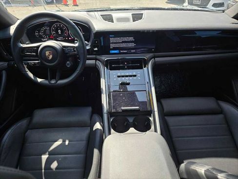 Used 2026 Porsche Panamera RWD image 19